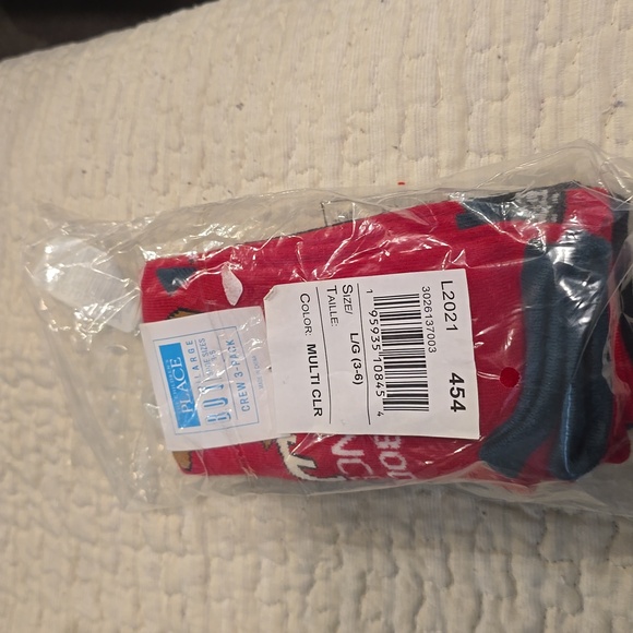 3pair holiday socks the place Three - Picture 3 of 3